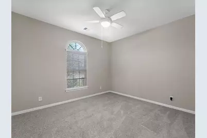 8707 W Crescent Lake Circle, Baytown, TX 77521 - Photo 19