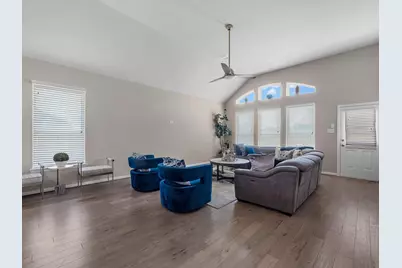 8707 W Crescent Lake Circle, Baytown, TX 77521 - Photo 5