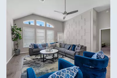 8707 W Crescent Lake Circle, Baytown, TX 77521 - Photo 5