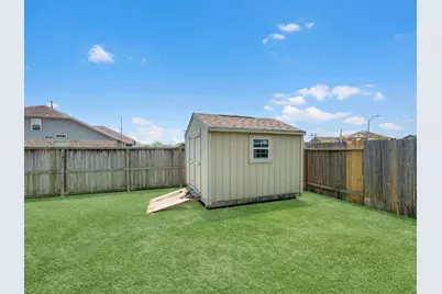 8707 W Crescent Lake Circle, Baytown, TX 77521 - Photo 31