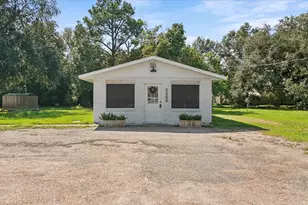 1300 S Kansas Ave, Anahuac, TX 77514 - Photo 19