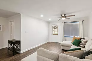 1300 S Kansas Ave, Anahuac, TX 77514 - Photo 5