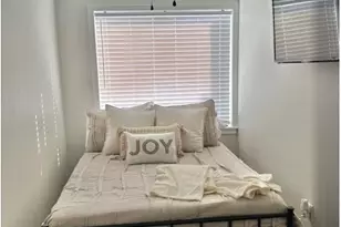 1300 S Kansas Ave, Anahuac, TX 77514 - Photo 17