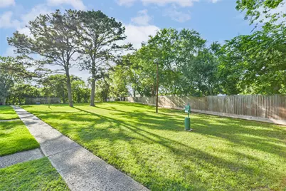 5634 Birchmont Drive #C, Houston, TX 77091 - Photo 33