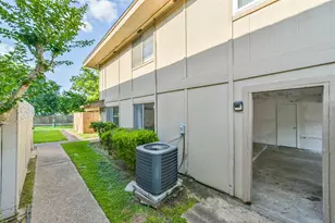 5634 Birchmont Dr, Houston, TX 77091 - Photo 31