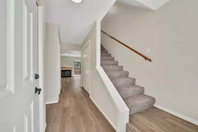 24 W Willowwood Court, The Woodlands, TX 77381 - Photo 11
