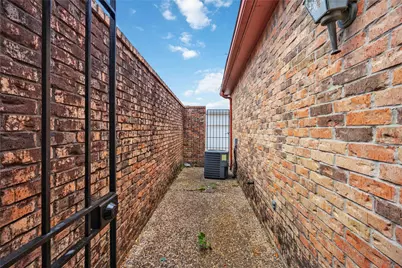 9410 Stonehouse Lane, Houston, TX 77025 - Photo 21