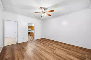 9410 Stonehouse Ln, Houston, TX 77025 - Photo 9