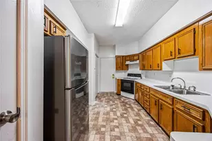 9410 Stonehouse Ln, Houston, TX 77025 - Photo 11