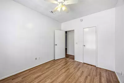 9410 Stonehouse Lane, Houston, TX 77025 - Photo 13