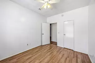 9410 Stonehouse Ln, Houston, TX 77025 - Photo 13