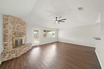 1325 Canyon Springs Drive, La Porte, TX 77571 - Photo 5