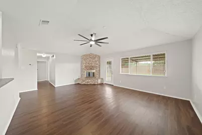 1325 Canyon Springs Drive, La Porte, TX 77571 - Photo 3