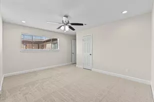 15514 Diana Ln, Houston, TX 77062 - Photo 19