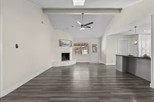 15514 Diana Ln, Houston, TX 77062 - Photo 7