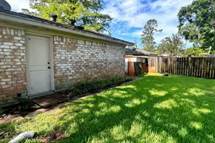 3800 Kingsway Dr, Baytown, TX 77521 - Photo 33