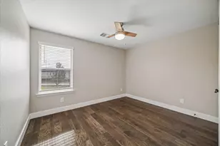 4719 Glen Isle Dr, Houston, TX 77009 - Photo 35