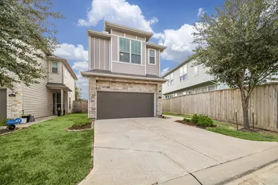4719 Glen Isle Drive, Houston, TX 77009 - Photo 3