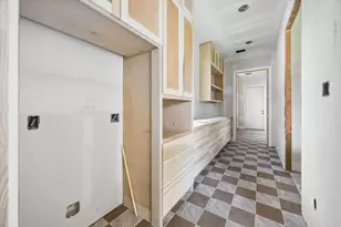 1335 Gardenia Dr, Houston, TX 77018 - Photo 9