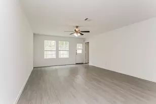 1717 Lofty Cedar Ct, Conroe, TX 77301 - Photo 5