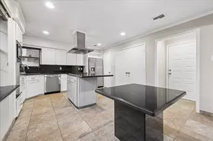 11 Pembrook Ct, Bellaire, TX 77401 - Photo 19