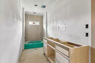 1050 W 42nd St, Houston, TX 77018 - Photo 23