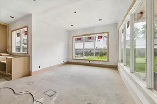 1050 W 42nd St, Houston, TX 77018 - Photo 9
