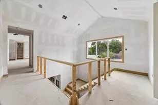1050 W 42nd St, Houston, TX 77018 - Photo 13