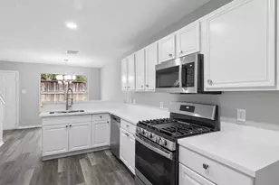19905 Telegraph Square Ln, Katy, TX 77449 - Photo 9