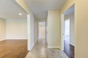 9611 Greenwillow St, Houston, TX 77096 - Photo 5