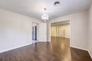 9611 Greenwillow St, Houston, TX 77096 - Photo 7