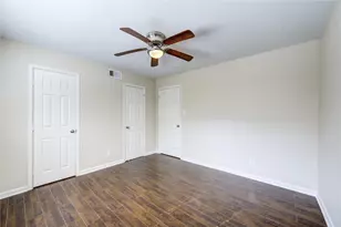 9611 Greenwillow St, Houston, TX 77096 - Photo 11