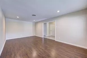 9611 Greenwillow St, Houston, TX 77096 - Photo 19