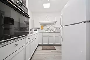 2700 Bellefontaine St, Houston, TX 77025 - Photo 11