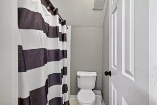 2125 Shaly Breeze Ln, League City, TX 77573 - Photo 31