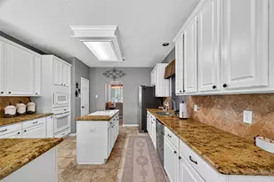 2125 Shaly Breeze Ln, League City, TX 77573 - Photo 13