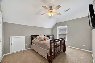 2125 Shaly Breeze Ln, League City, TX 77573 - Photo 33