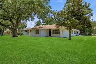 5002 Live Oak Dr, Texas City, TX 77591 - Photo 1