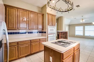 9827 Bestin Ln, Houston, TX 77065 - Photo 11