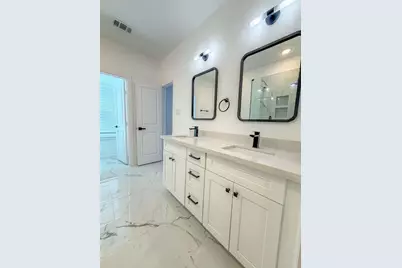 866 Rachel Street #Unit  E, Houston, TX 77091 - Photo 7