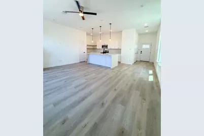 866 Rachel Street #Unit  E, Houston, TX 77091 - Photo 3