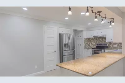 3406 Deerwood Lane, Missouri City, TX 77459 - Photo 7