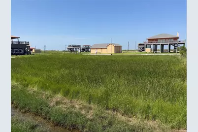 1339 Mabry Street, Gilchrist, TX 77617 - Photo 3