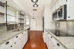 9014 Langfield Rd, Houston, TX 77040 - Photo 15