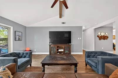 10711 Braewick Drive, Houston, TX 77096 - Photo 15