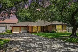 2917 48th St, Dickinson, TX 77539 - Photo 5