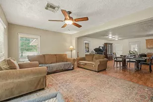 2917 48th St, Dickinson, TX 77539 - Photo 11