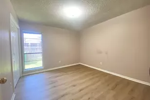 815 Ramada Dr, Houston, TX 77062 - Photo 3