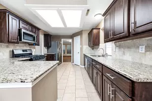 1835 Taylor Creek Dr, Fresno, TX 77545 - Photo 13