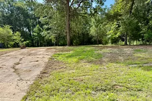 800 Windwood Dr, Livingston, TX 77351 - Photo 1